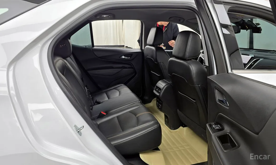 Фото 12 - Chevrolet Equinox