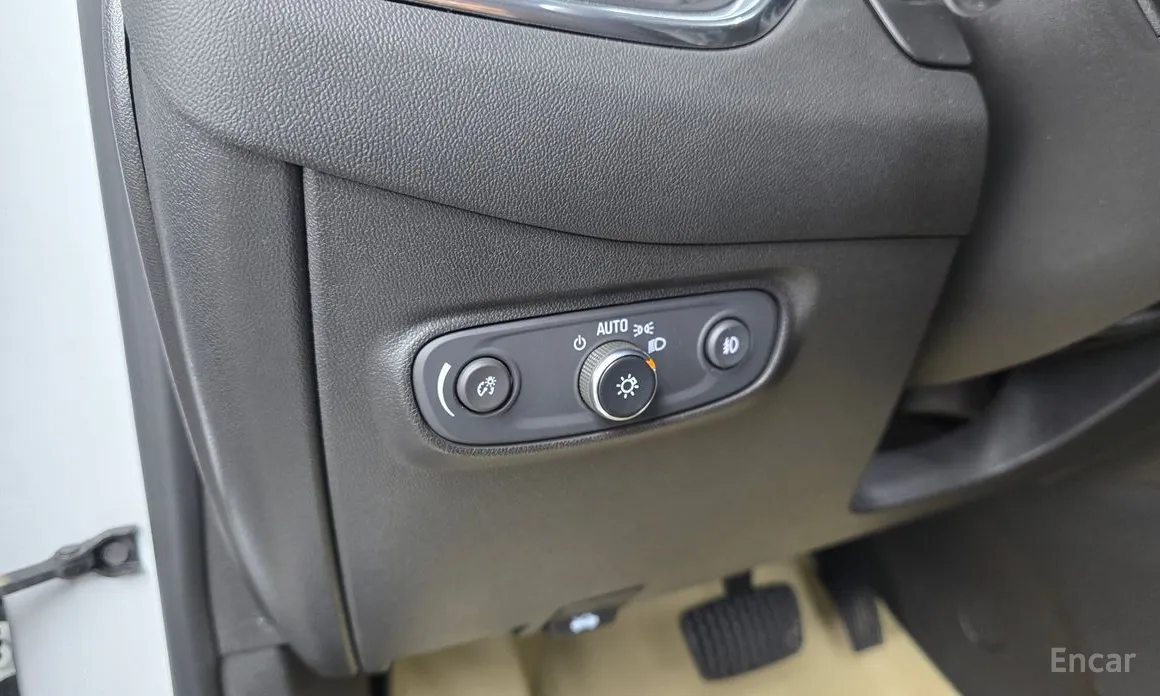 Фото 18 - Chevrolet Equinox