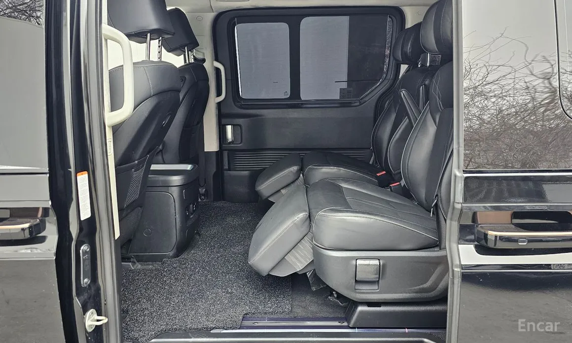 Фото 12 - Hyundai Staria