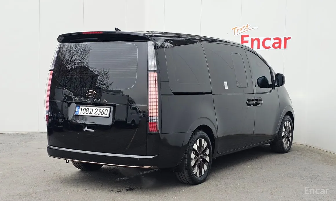 Фото 2 - Hyundai Staria