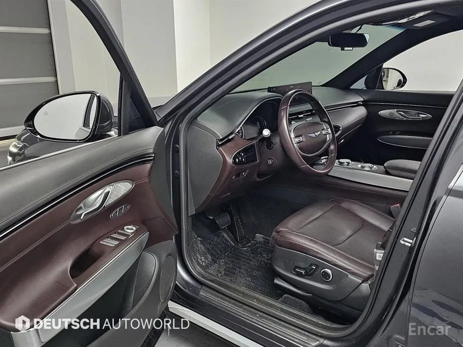 Фото 11 - Genesis GV70