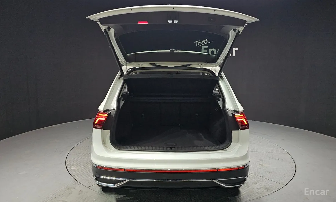 Фото 20 - Volkswagen Tiguan