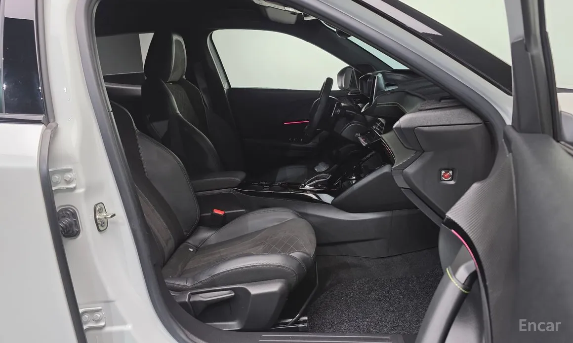 Фото 11 - Peugeot 2008