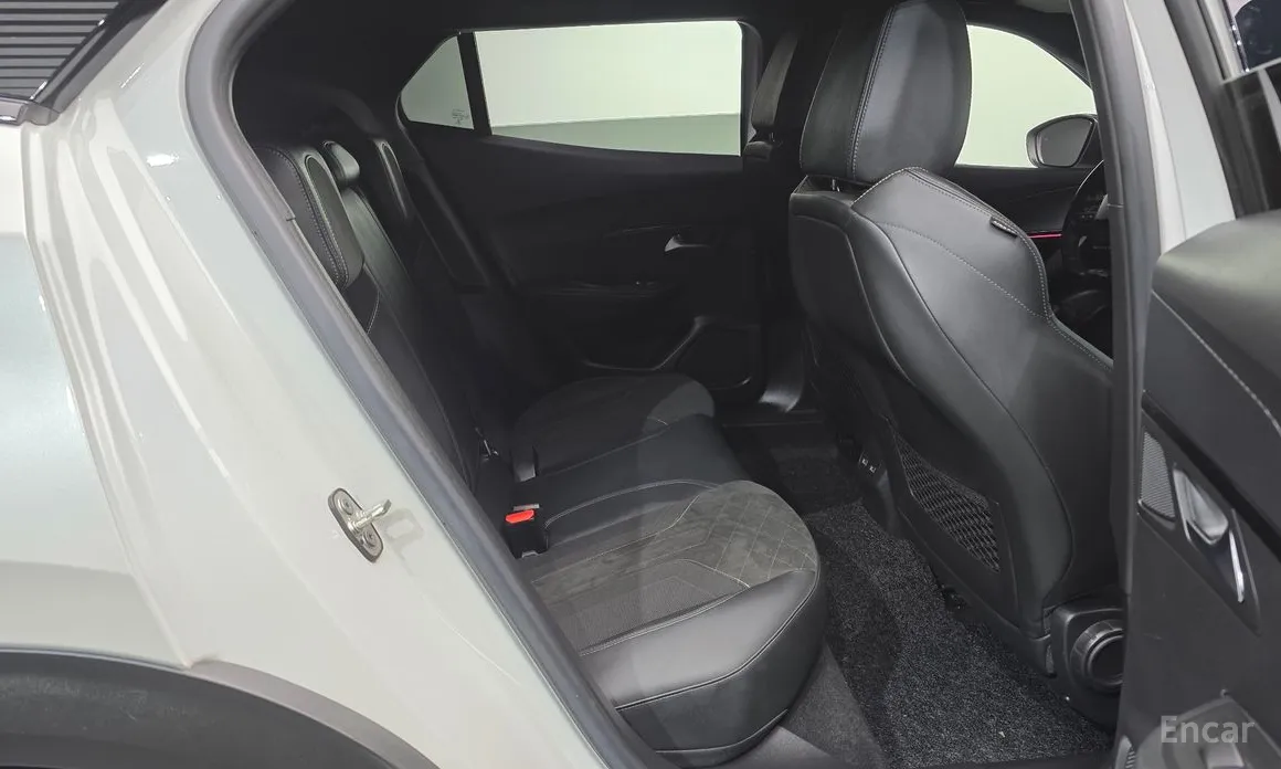 Фото 12 - Peugeot 2008