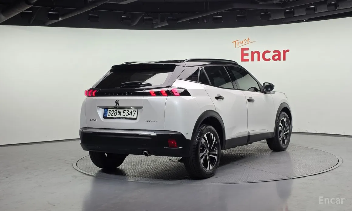 Фото 2 - Peugeot 2008