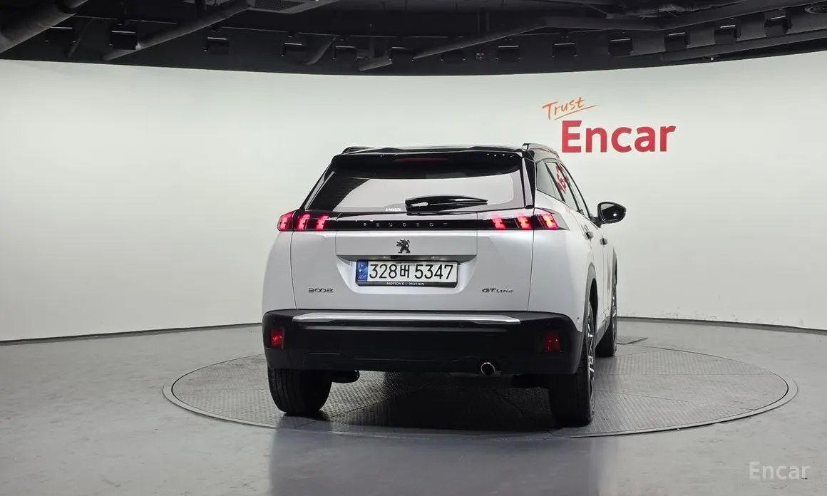 Фото 4 - Peugeot 2008