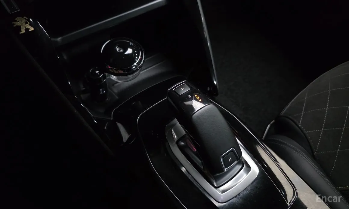 Фото 9 - Peugeot 2008