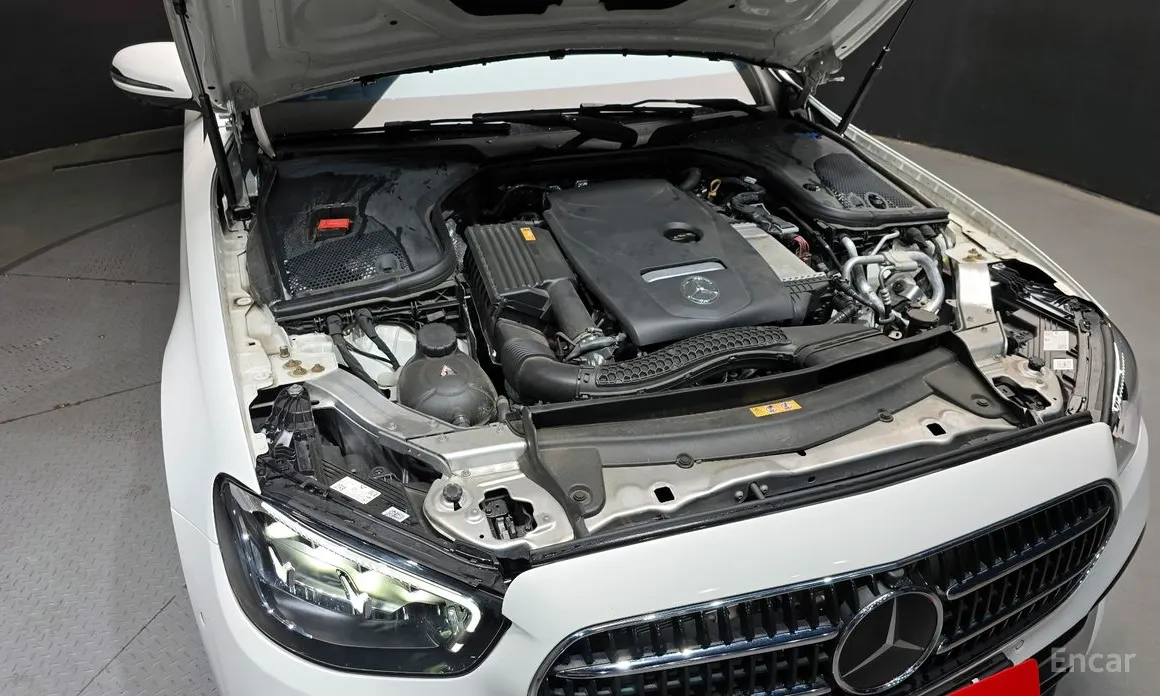 Фото 6 - Mercedes-Benz E-Class