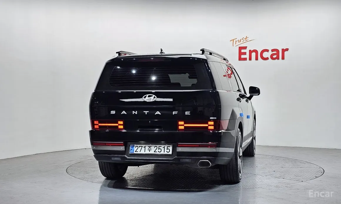 Фото 4 - Hyundai Santa Fe