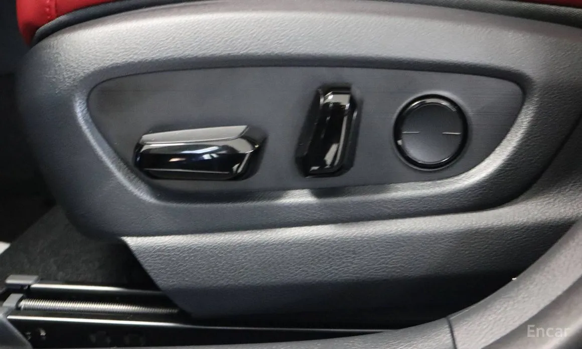 Фото 13 - Lexus UX