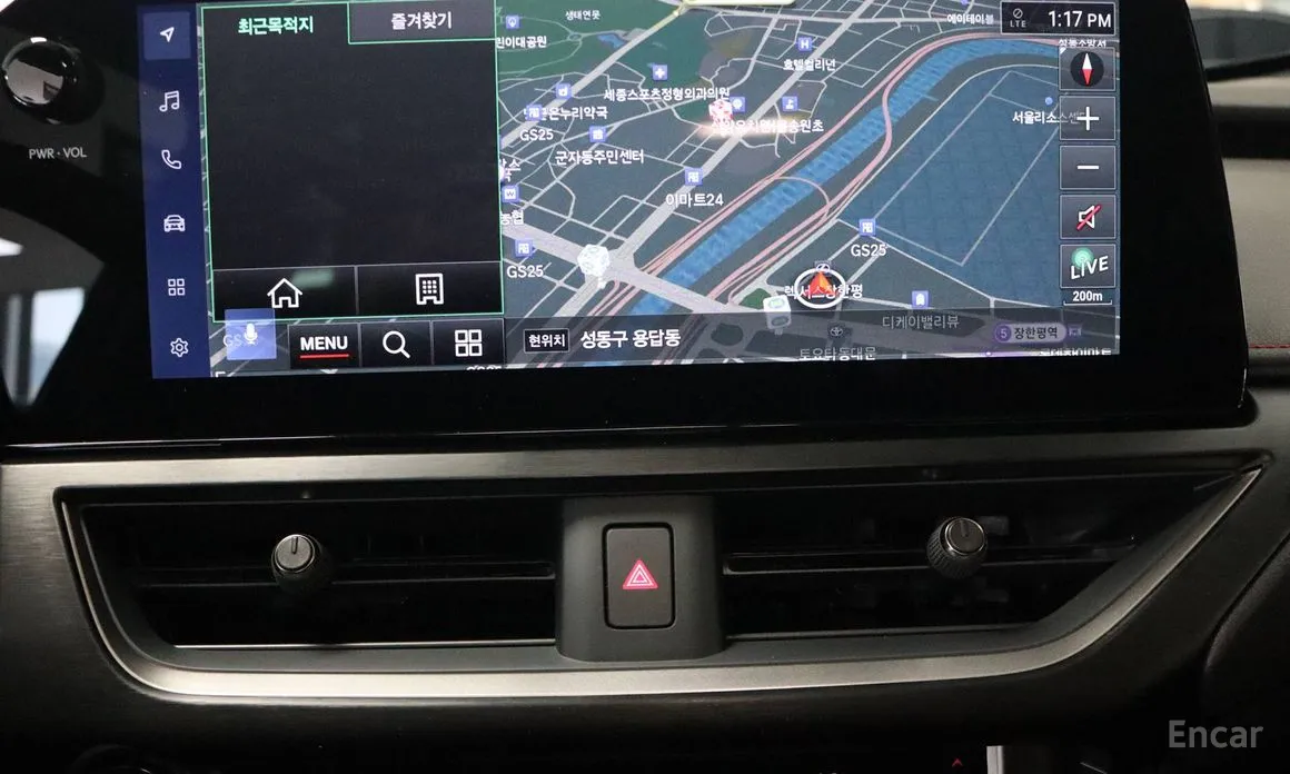 Фото 15 - Lexus UX