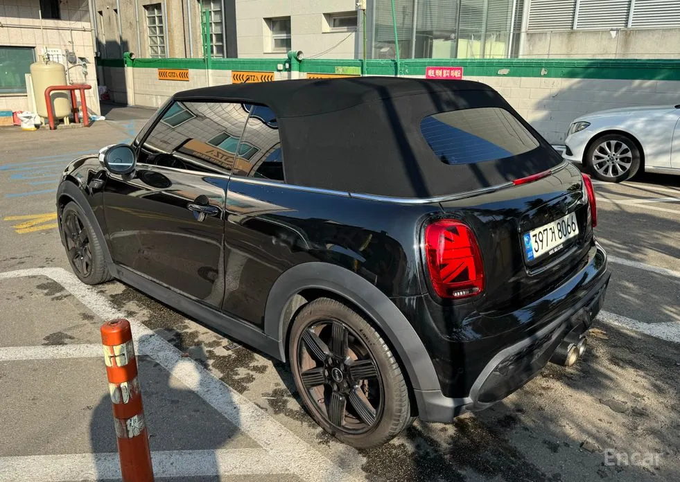 Фото 2 - Mini Cooper Convertible