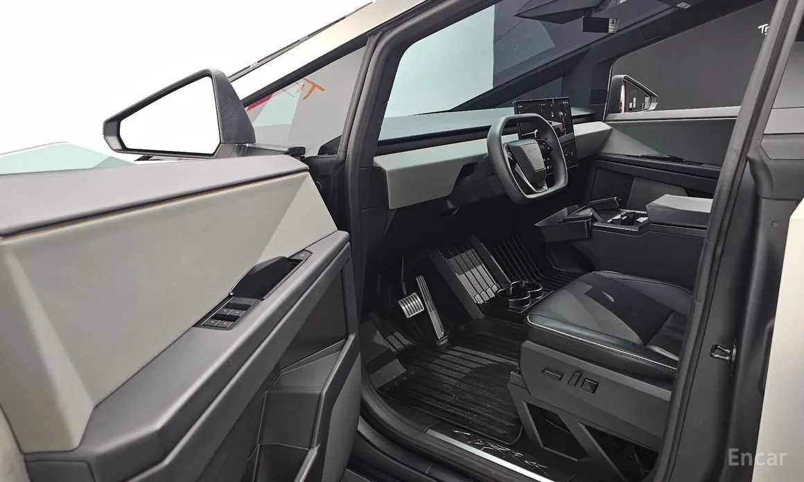 Фото 11 - Tesla Cybertruck