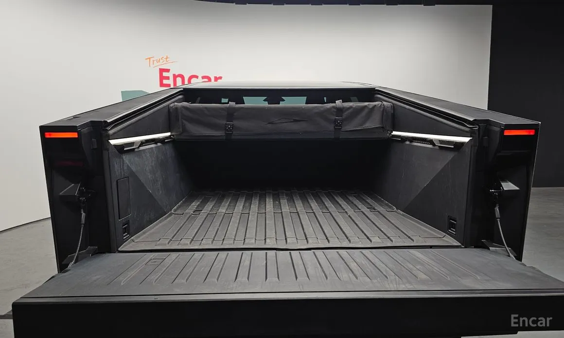 Фото 20 - Tesla Cybertruck