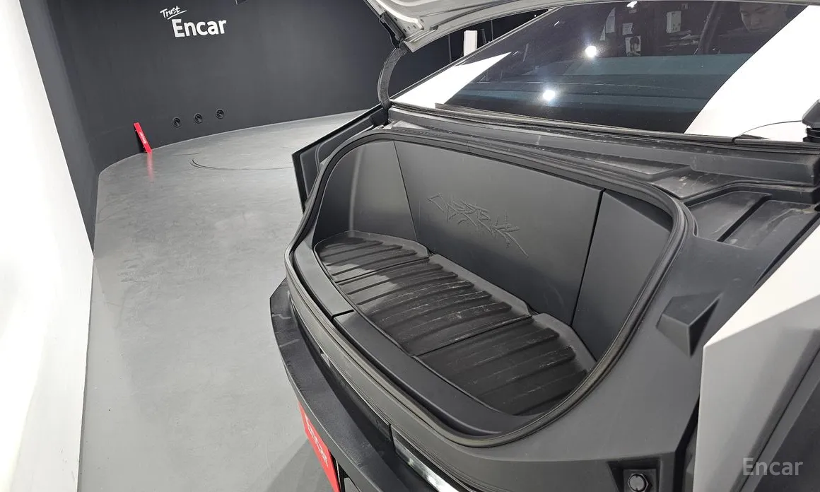 Фото 6 - Tesla Cybertruck