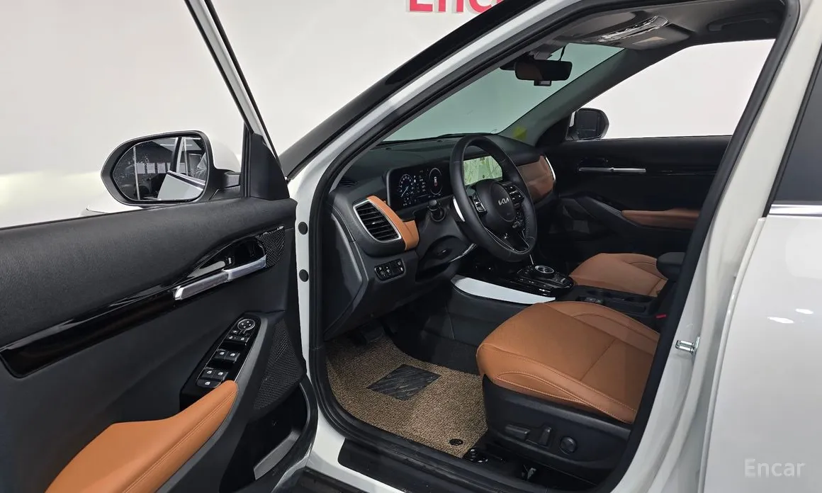 Фото 10 - Kia Seltos