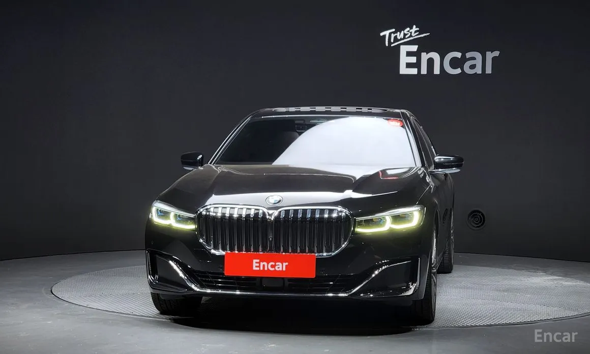 Фото 3 - BMW 7 Series