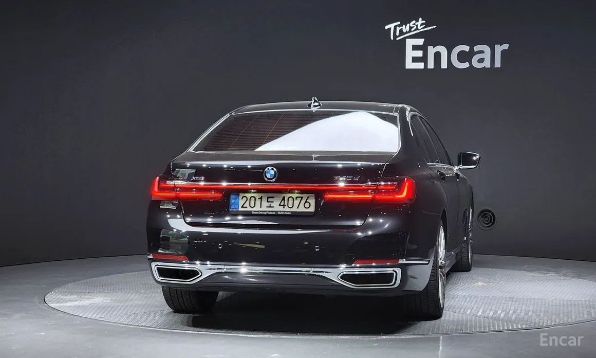 Фото 4 - BMW 7 Series