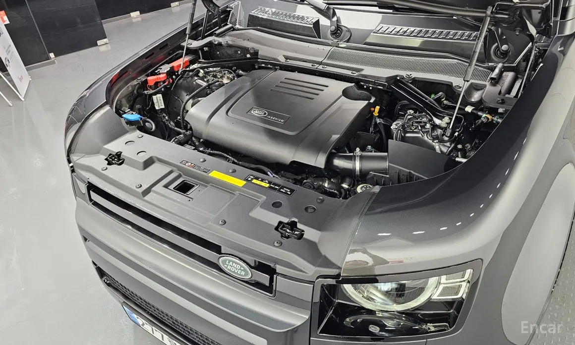 Фото 10 - Land Rover Defender