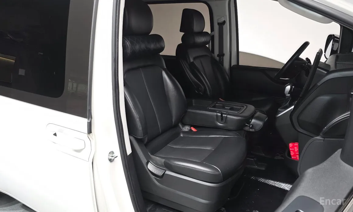 Фото 12 - Hyundai Staria