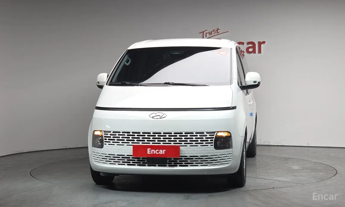 Фото 3 - Hyundai Staria