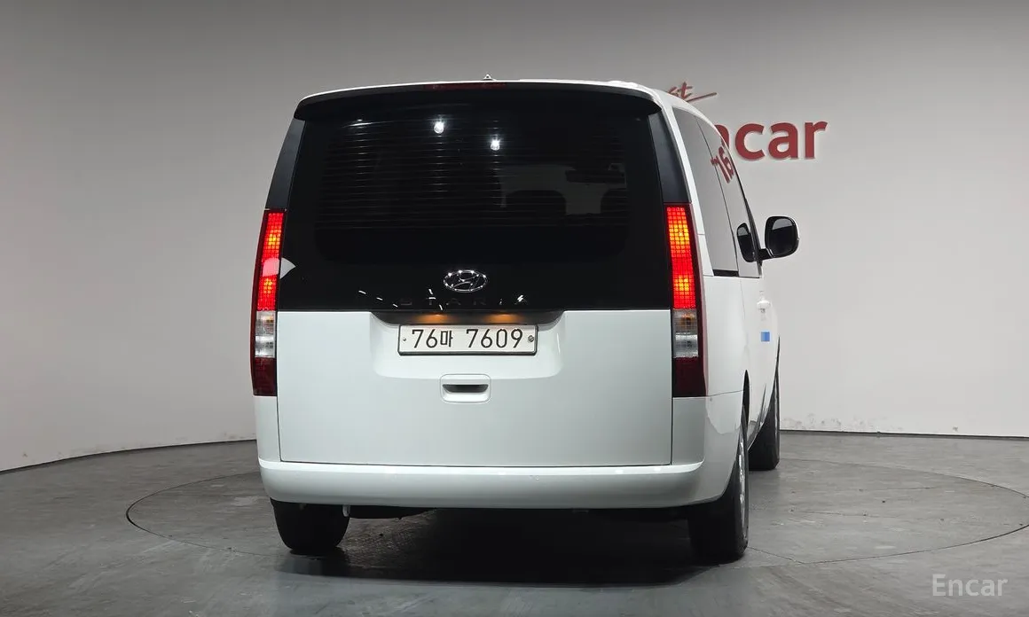 Фото 4 - Hyundai Staria