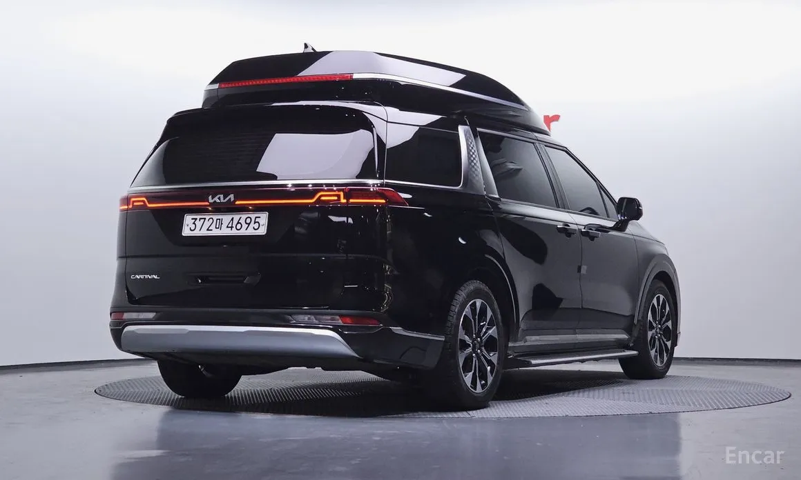 Фото 2 - Kia Carnival