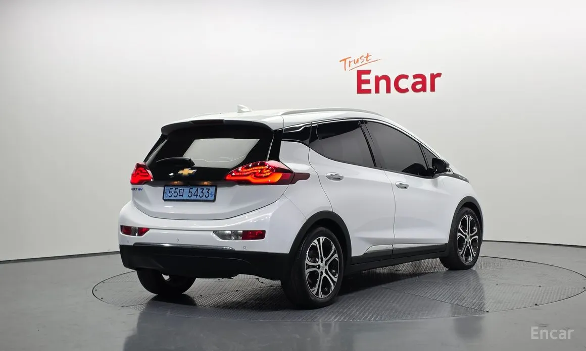 Photo 2 - Chevrolet Bolt EV