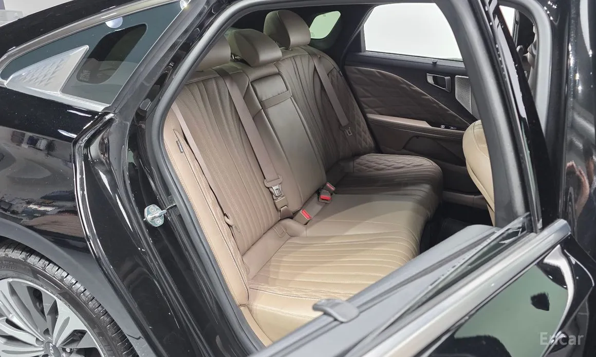 Фото 12 - Kia K8