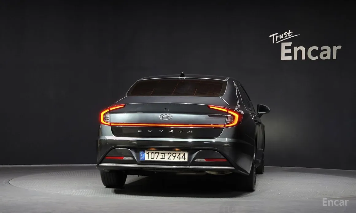 Фото 4 - Hyundai Sonata