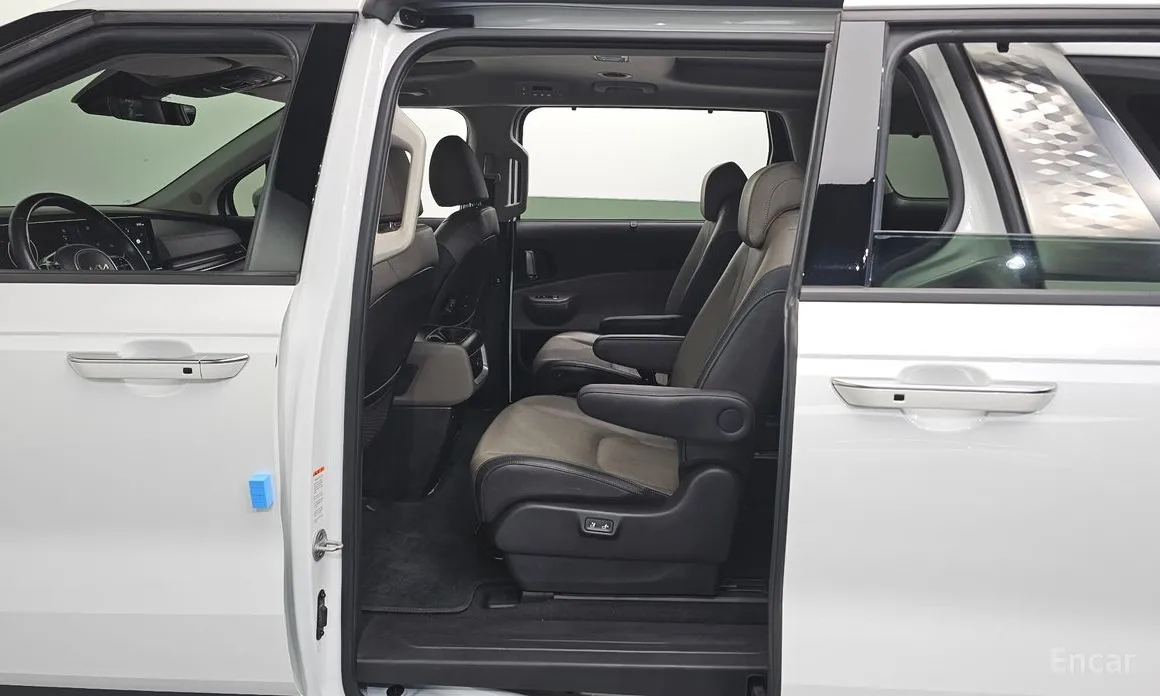 Фото 11 - Kia Carnival