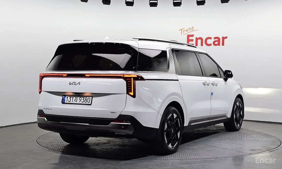 Фото 2 - Kia Carnival