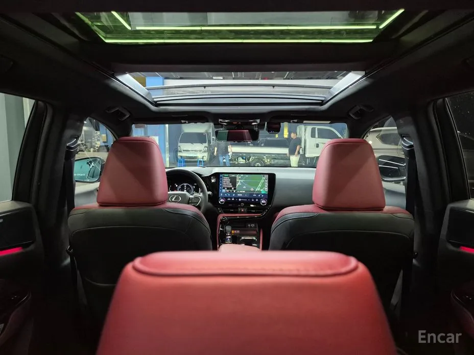 Фото 10 - Lexus NX