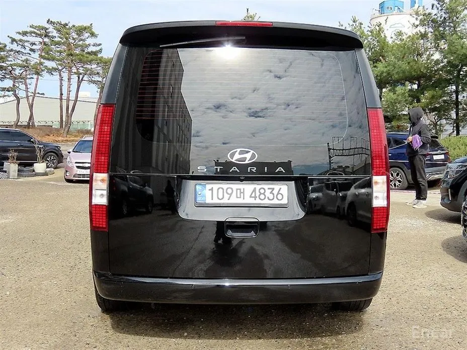 Фото 4 - Hyundai Staria
