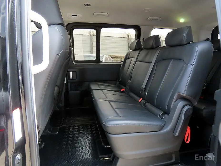 Фото 6 - Hyundai Staria