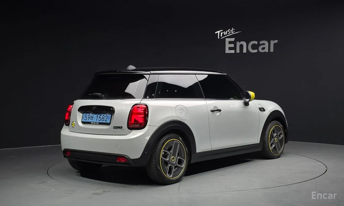 Фото 2 - Mini Cooper