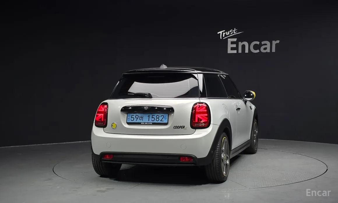 Фото 4 - Mini Cooper