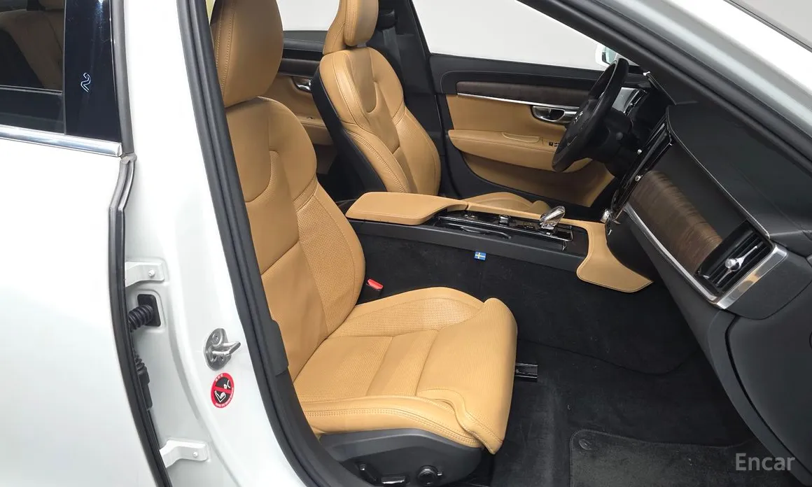 Photo 10 - Volvo S90