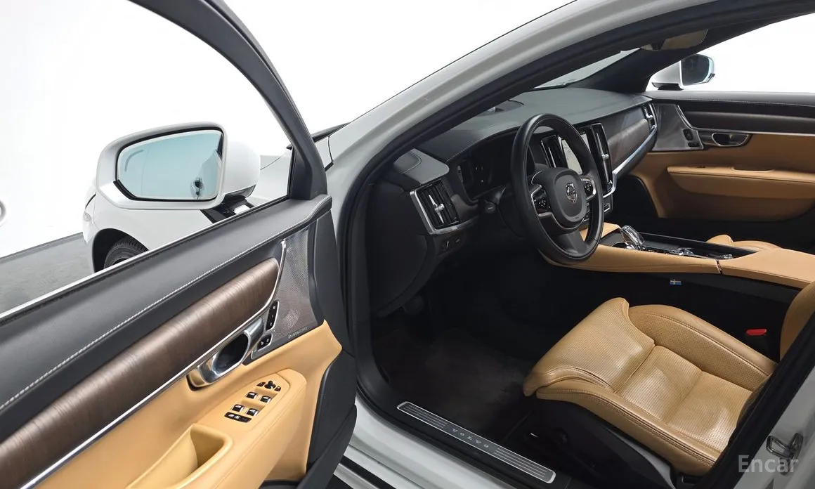 Photo 12 - Volvo S90