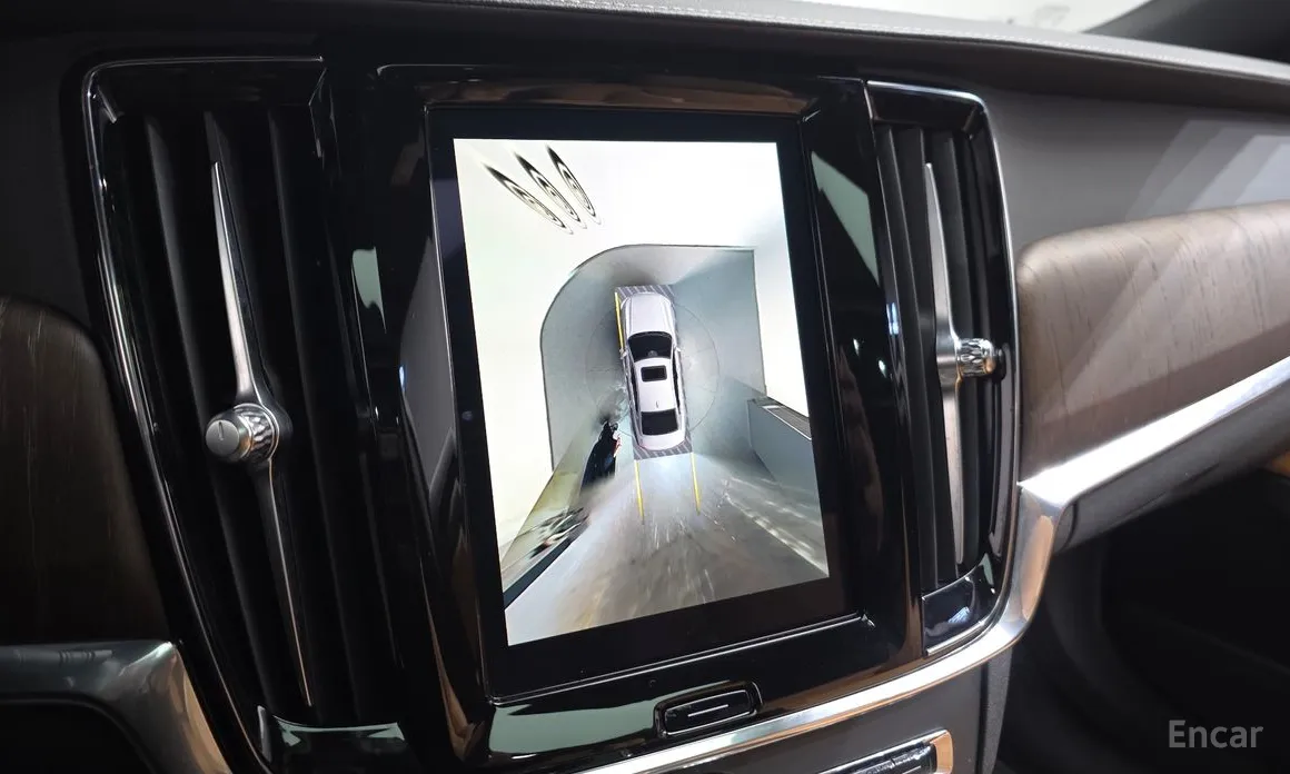 Photo 16 - Volvo S90