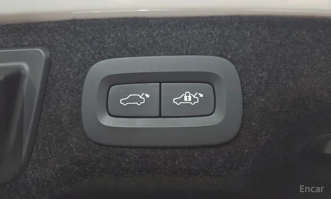 Photo 20 - Volvo S90