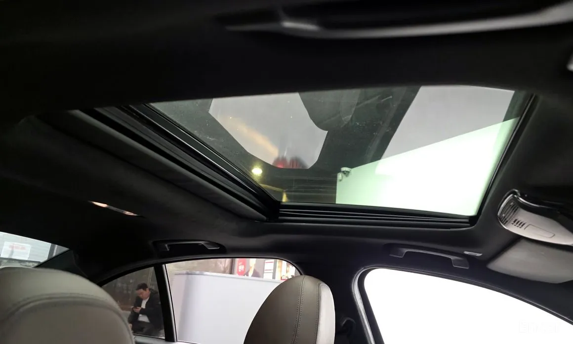 Photo 17 - BMW 3 Series