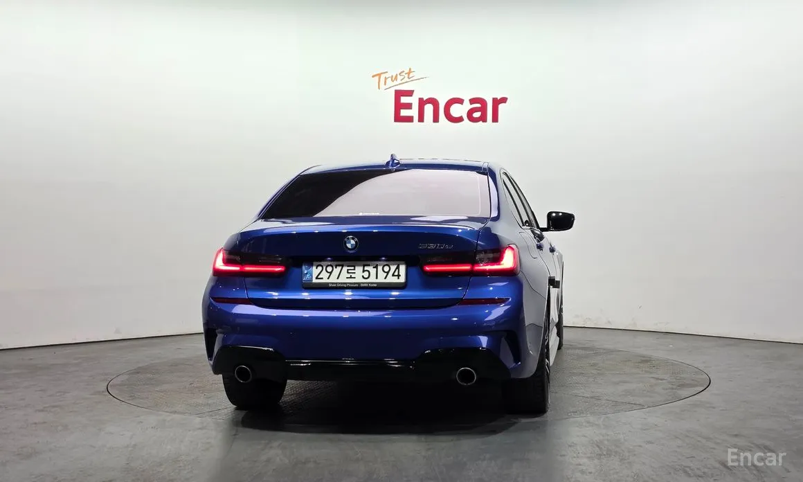 Photo 4 - BMW 3 Series