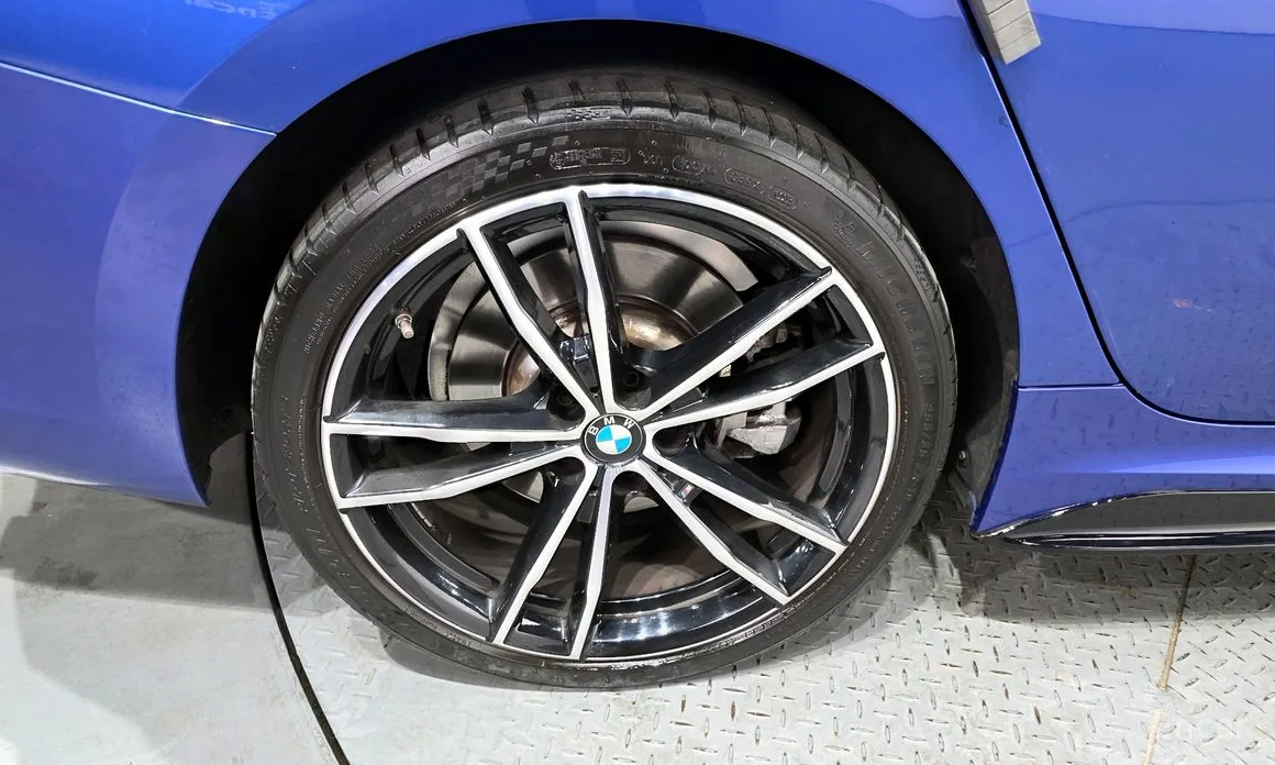 Photo 5 - BMW 3 Series