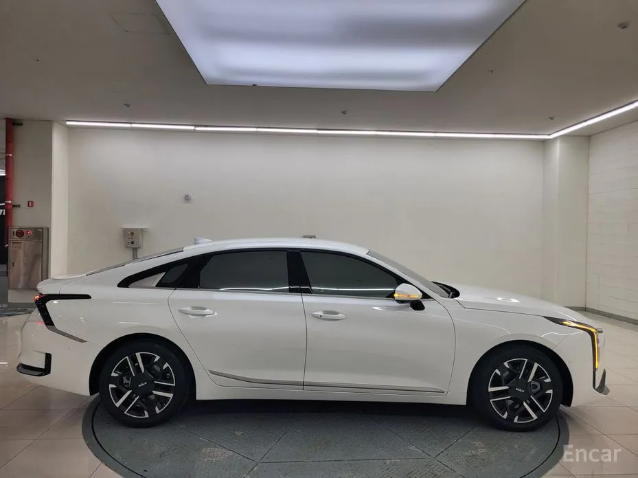 Фото 19 - Kia K8