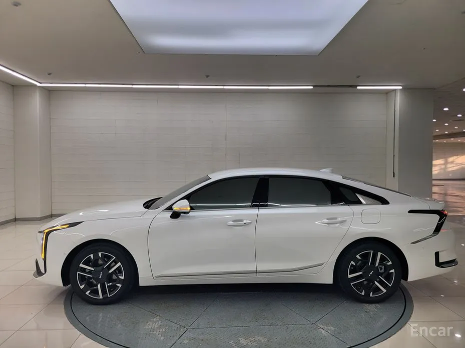 Фото 20 - Kia K8