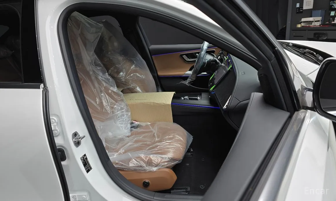 Фото 10 - Mercedes-Benz E-Class