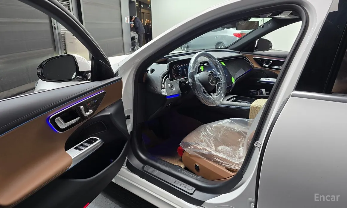 Фото 11 - Mercedes-Benz E-Class