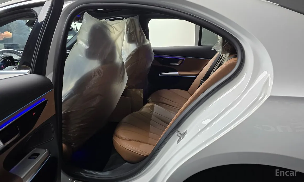 Фото 12 - Mercedes-Benz E-Class