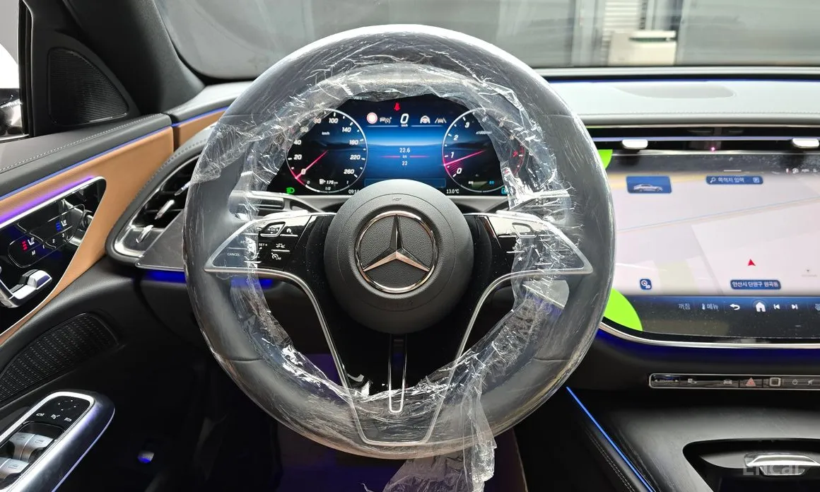 Фото 13 - Mercedes-Benz E-Class